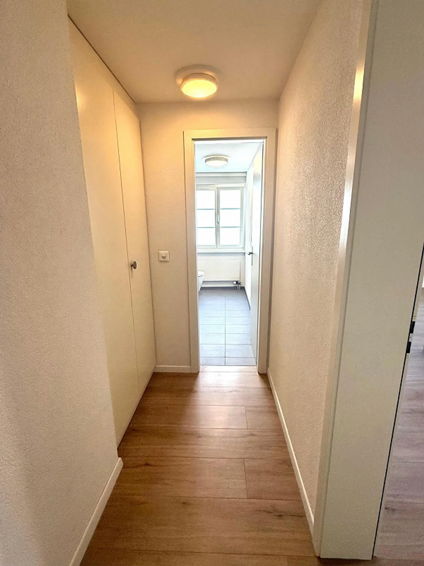 Appartamento 2½ camere affascinante in posizione centrale a Brunnen - Foto 5 di 9