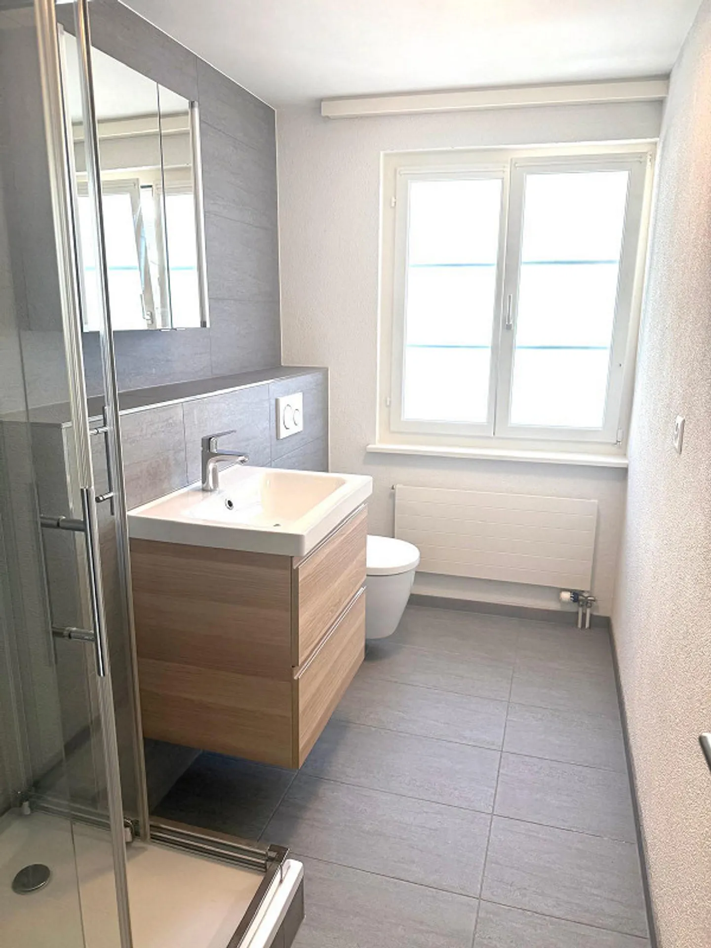 Appartamento 2½ camere affascinante in posizione centrale a Brunnen - Foto 7 di 9