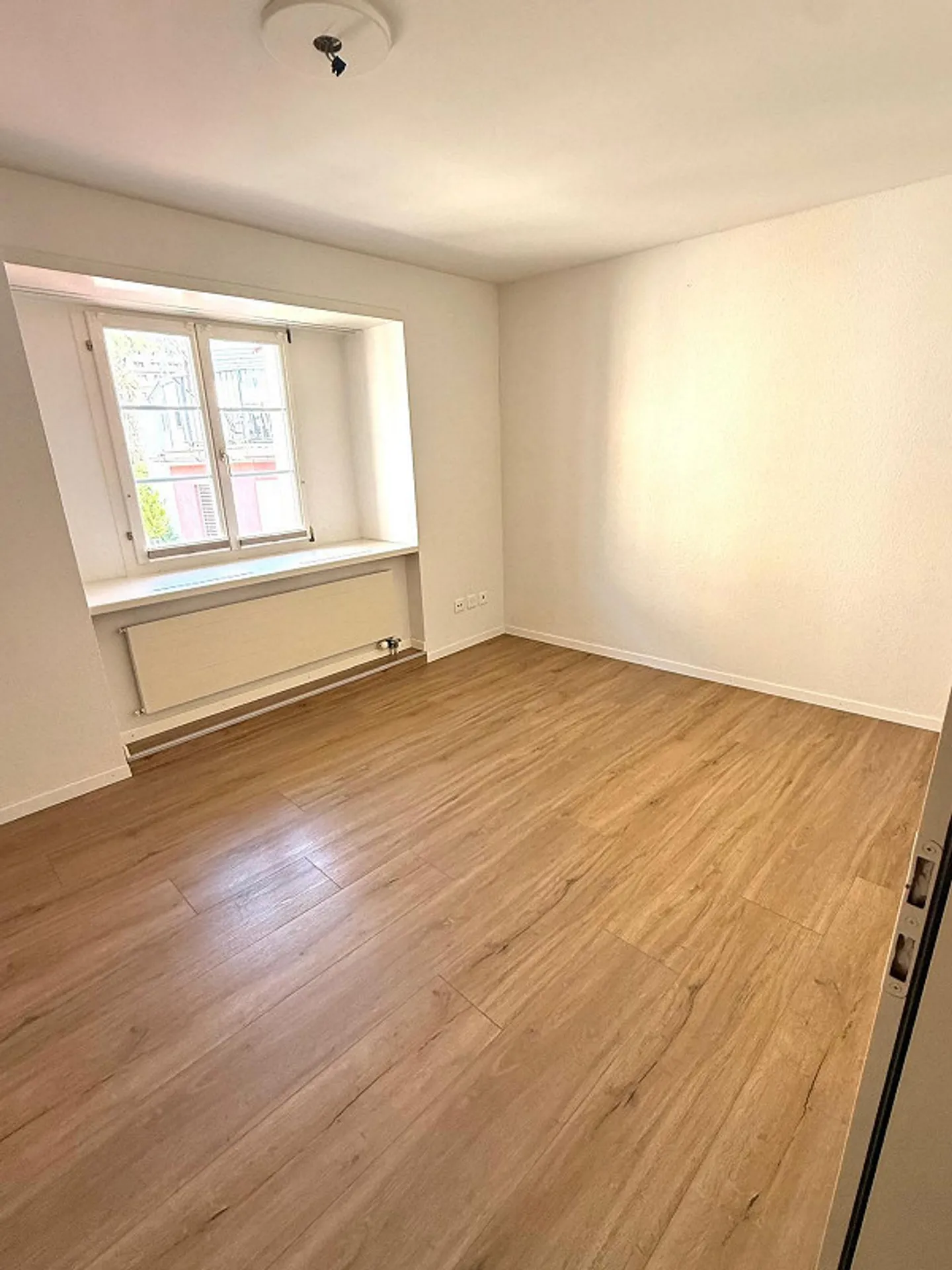 Appartamento 2½ camere affascinante in posizione centrale a Brunnen - Foto 9 di 9