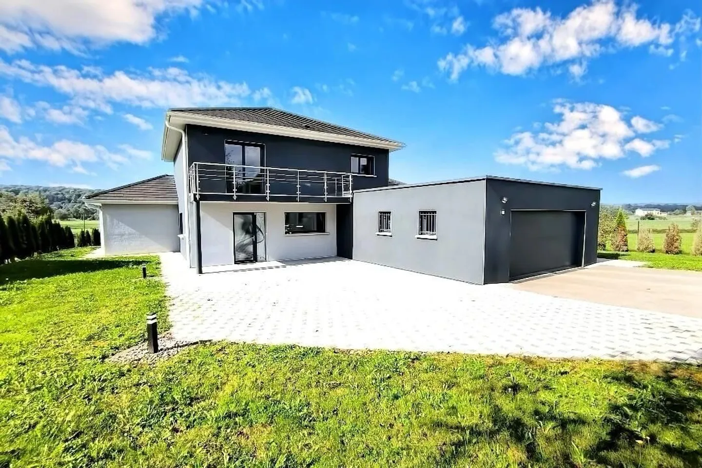 Villa 8 rooms - Photo 1 of 13