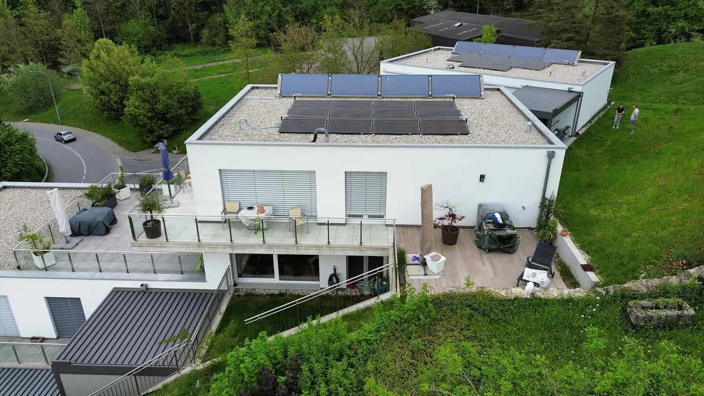 Wohnung mit Terrasse 3.5 Zimmer - Foto 2 von 9
