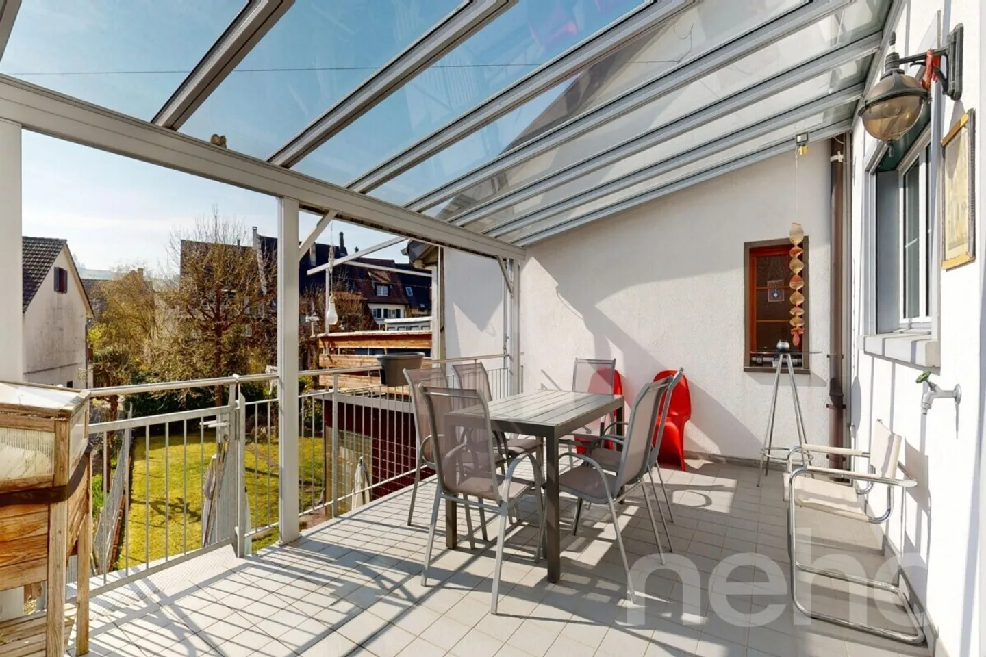 Vie spacieuse avec terrasse, jardin et beaucoup de confort - Photo 4 sur 12