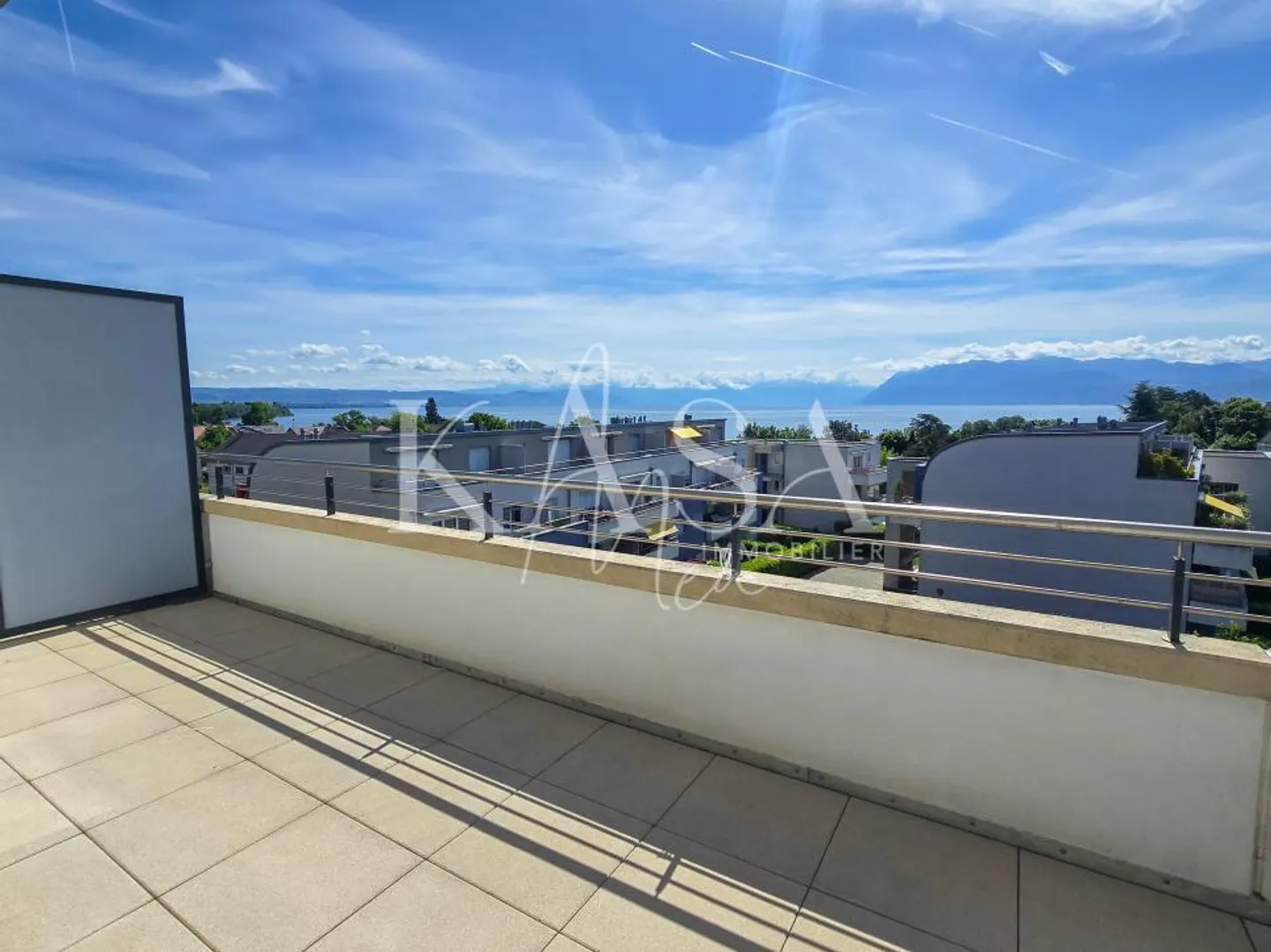 Sublime vue sur le lac, duplex en attique - Photo 4 sur 12