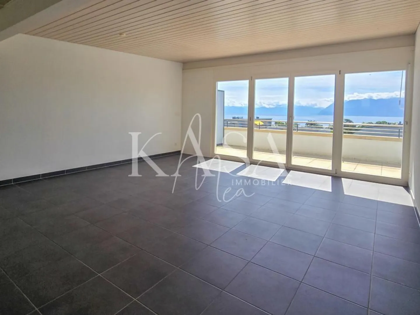 Sublime vue sur le lac, duplex en attique - Photo 2 sur 12