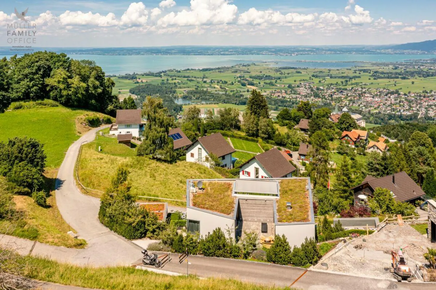Villa de designer de luxe de rêve avec vue fantastique sur le lac et appartement d'invité - Photo 1 sur 15
