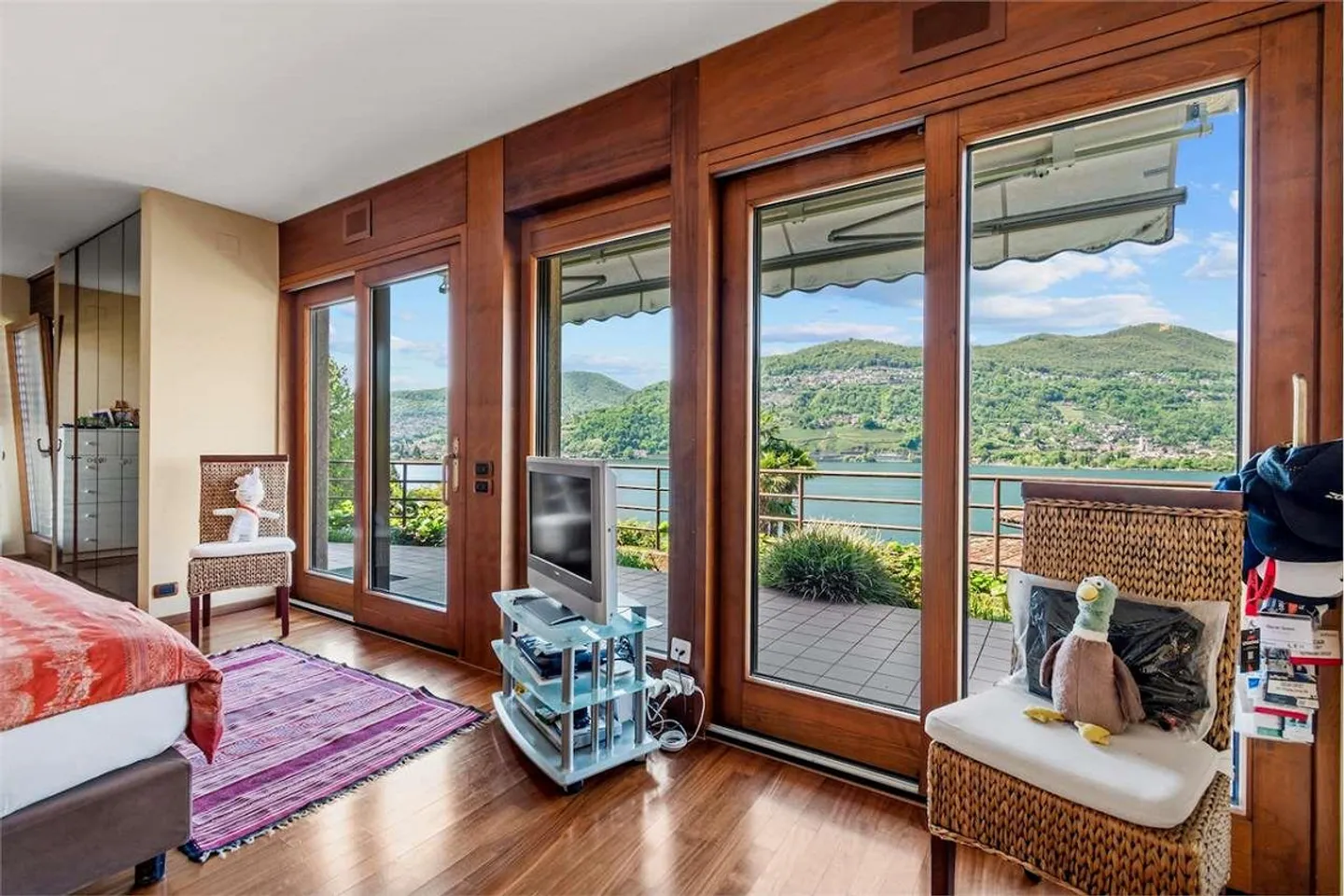 Villa exclusive avec vue sur le lac, piscine et darsena - Photo 9 sur 13