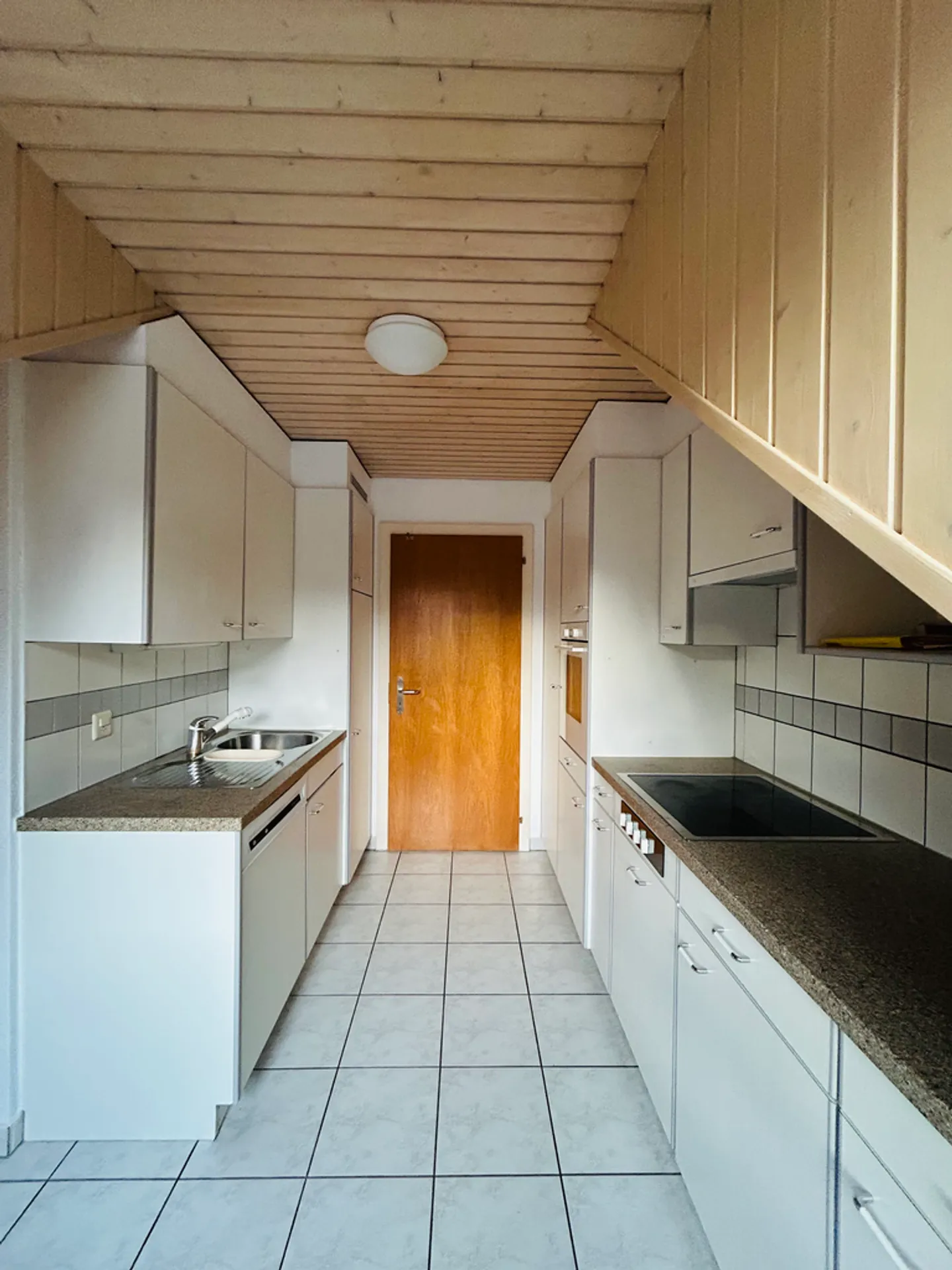 3.5 Room Apartment - Photo 4 of 4