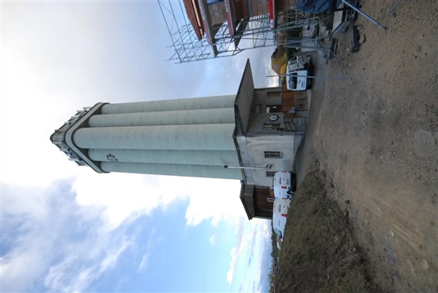 In vendita a Corcelles-près-Payerne, ex silos dismesso con ufficio e magazzino - Foto 1 di 20