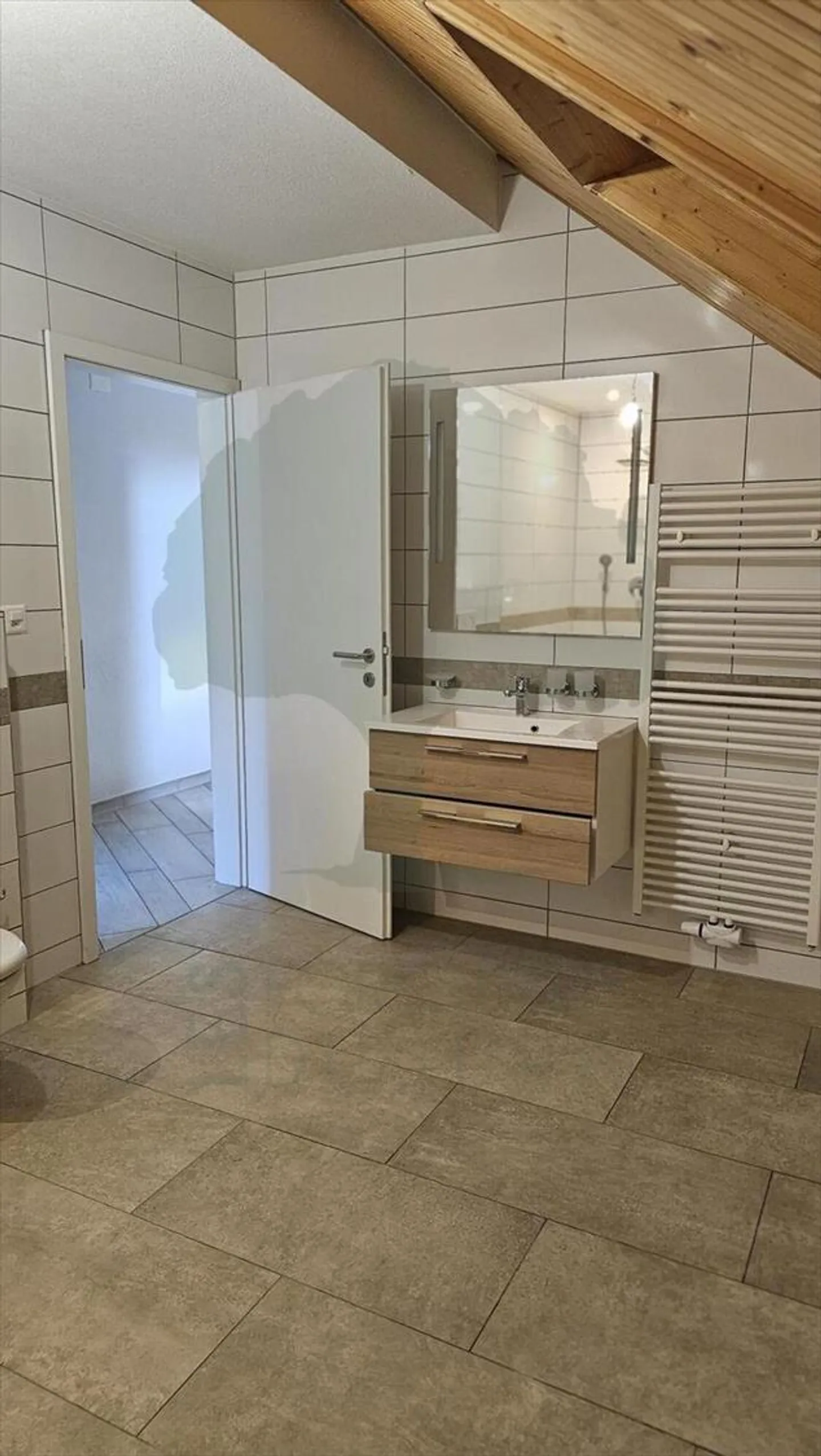 Residential building - Photo 7 of 13