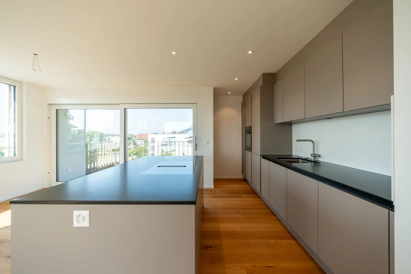 Luxurious 4½-room apartment in the best location in Egerkingen - Photo 2 of 7