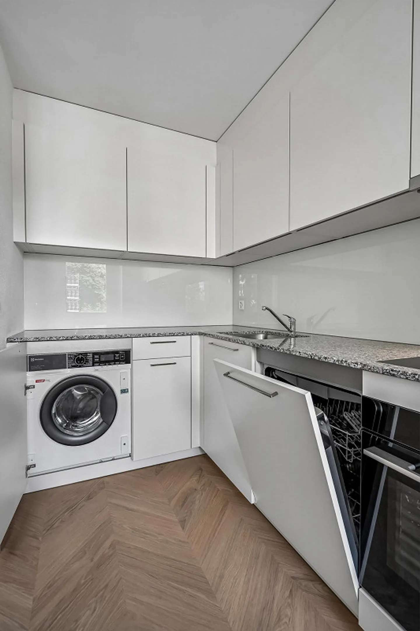 3.5 Room Apartment Freshly Renovated - Photo 9 of 20
