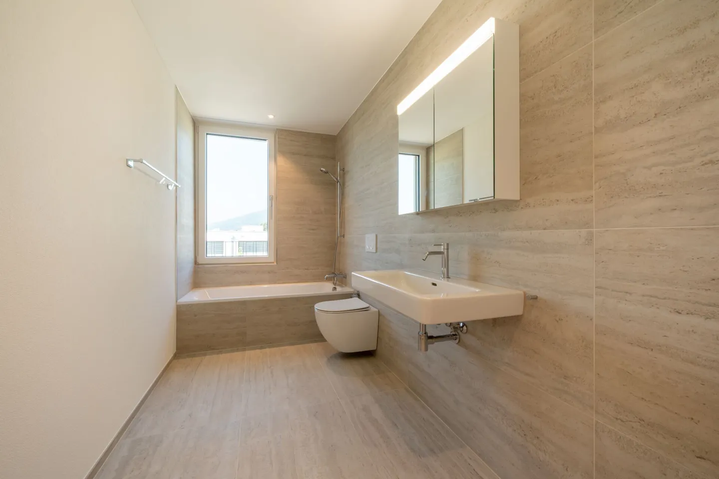 Luxurious 4½-room apartment in the best location in Egerkingen - Photo 4 of 7