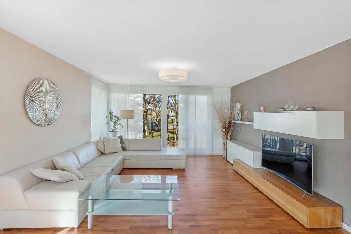 Charming Apartment in Rapperswil - Photo 3 of 8