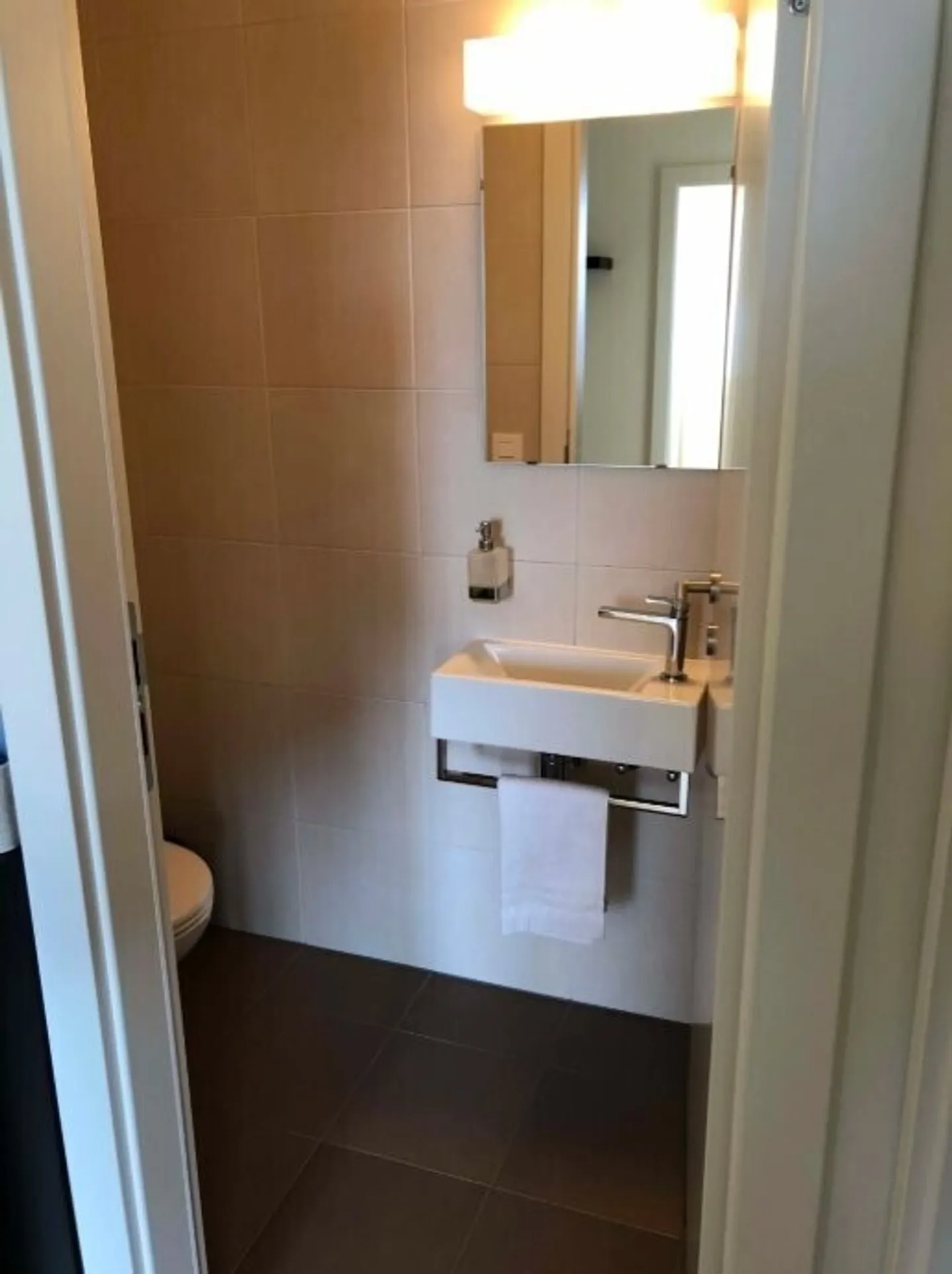 Magnifique appartement moderne avec dressing et 2 balcons - Photo 7 sur 9