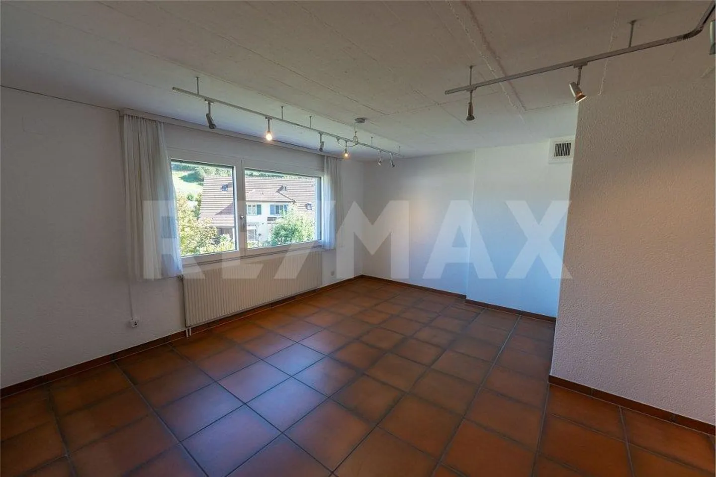 Maison individuelle avec vue imprenable et beaucoup d'espace extérieur... - Photo 5 sur 13