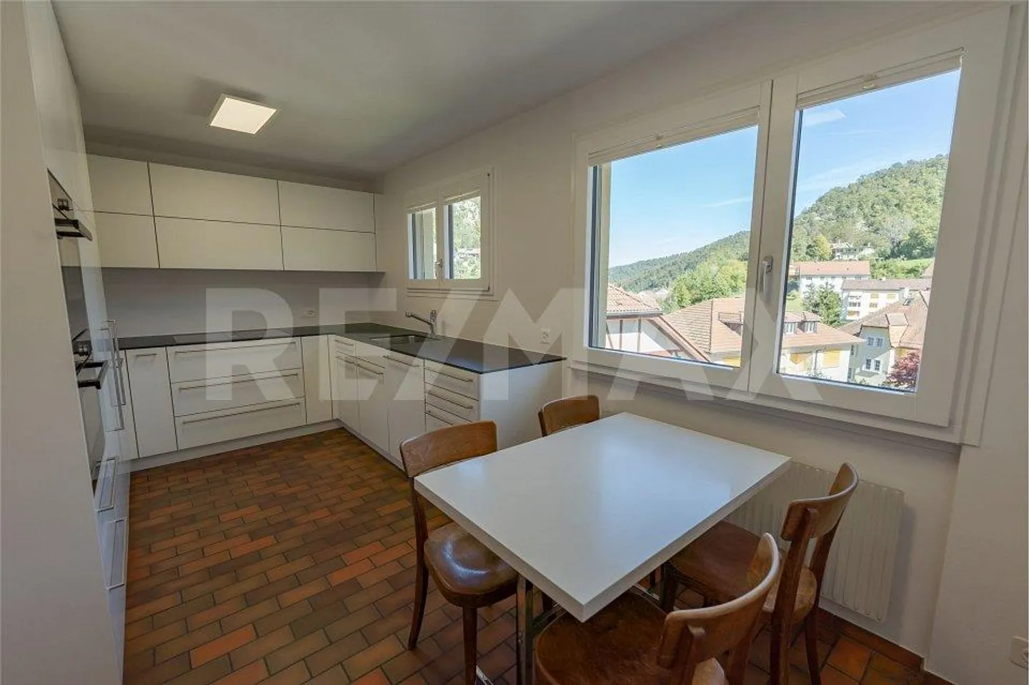 Maison individuelle avec vue imprenable et beaucoup d'espace extérieur... - Photo 1 sur 13
