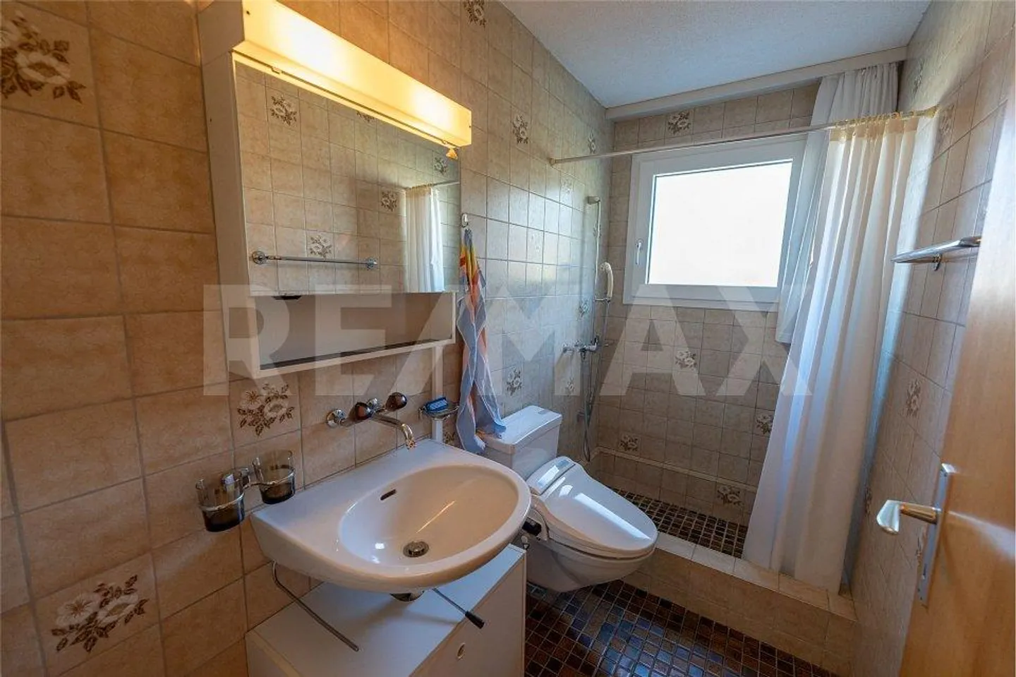 Maison individuelle avec vue imprenable et beaucoup d'espace extérieur... - Photo 7 sur 13