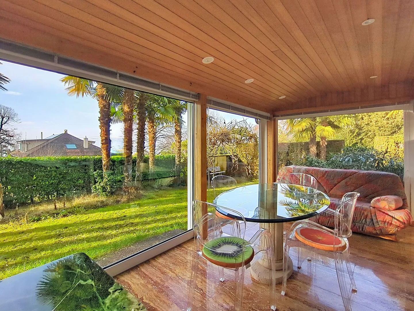 Exklusiv! Einzelvilla mit 7 Zimmern, Garten, Pool und Blick auf den See und die Berge - Foto 10 von 16