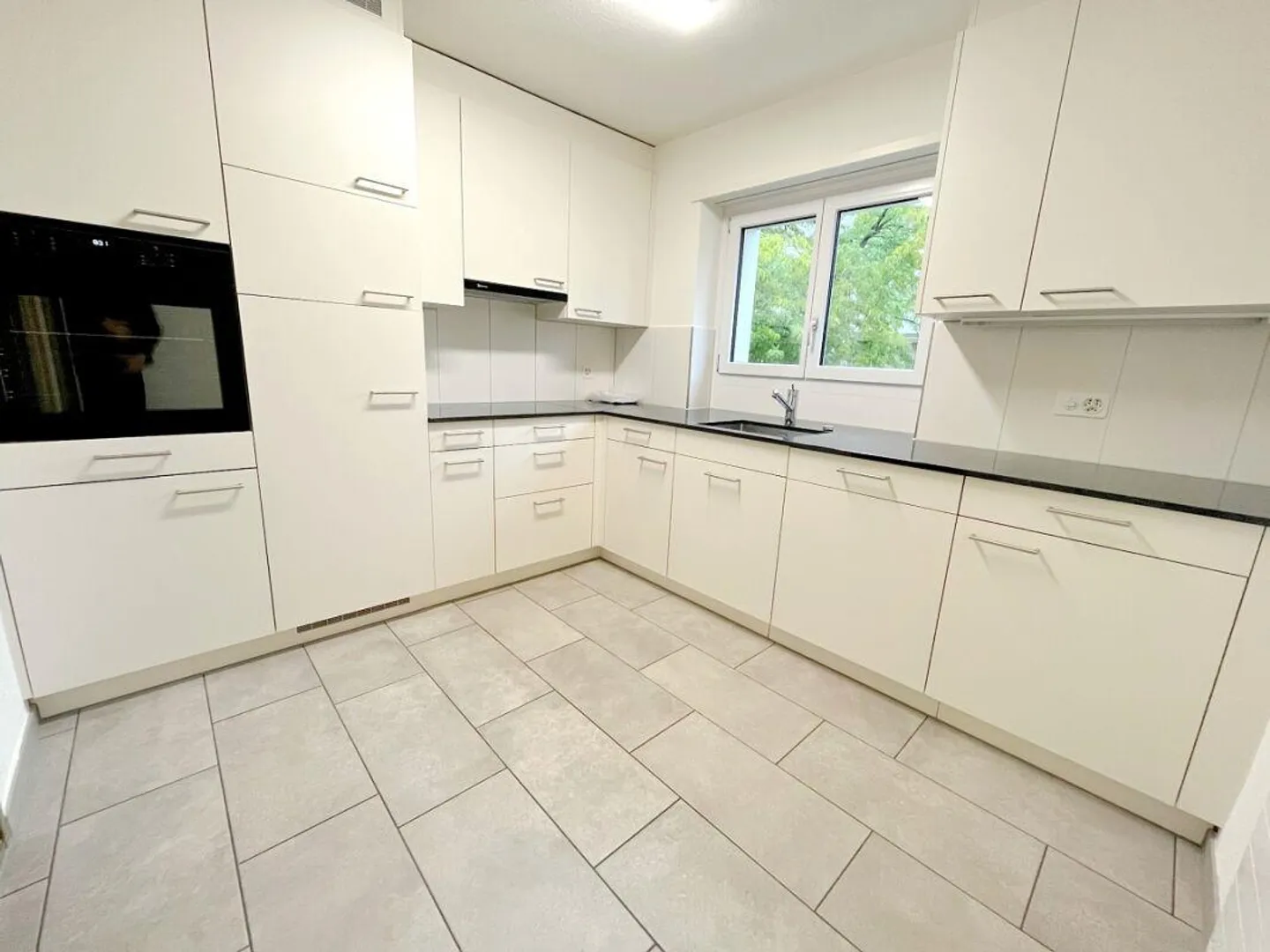 Superbe appartement dans un emplacement populaire près de l'hôpital et de la forêt - Photo 2 sur 8
