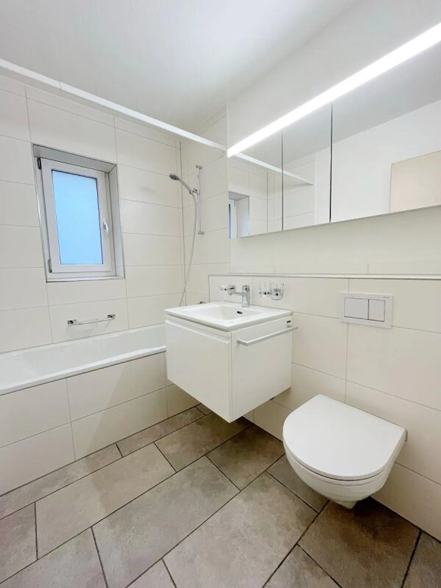 Superbe appartement dans un emplacement populaire près de l'hôpital et de la forêt - Photo 3 sur 8
