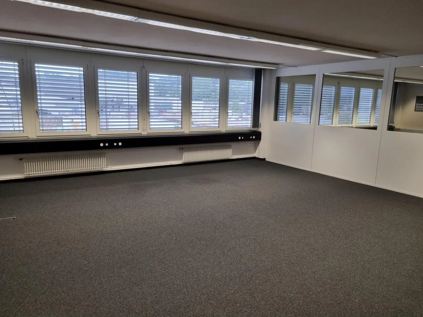 Niederwangen b.Bern, in affitto, 250 m2 di uffici e 230 m2 di magazzini - Foto 4 di 8