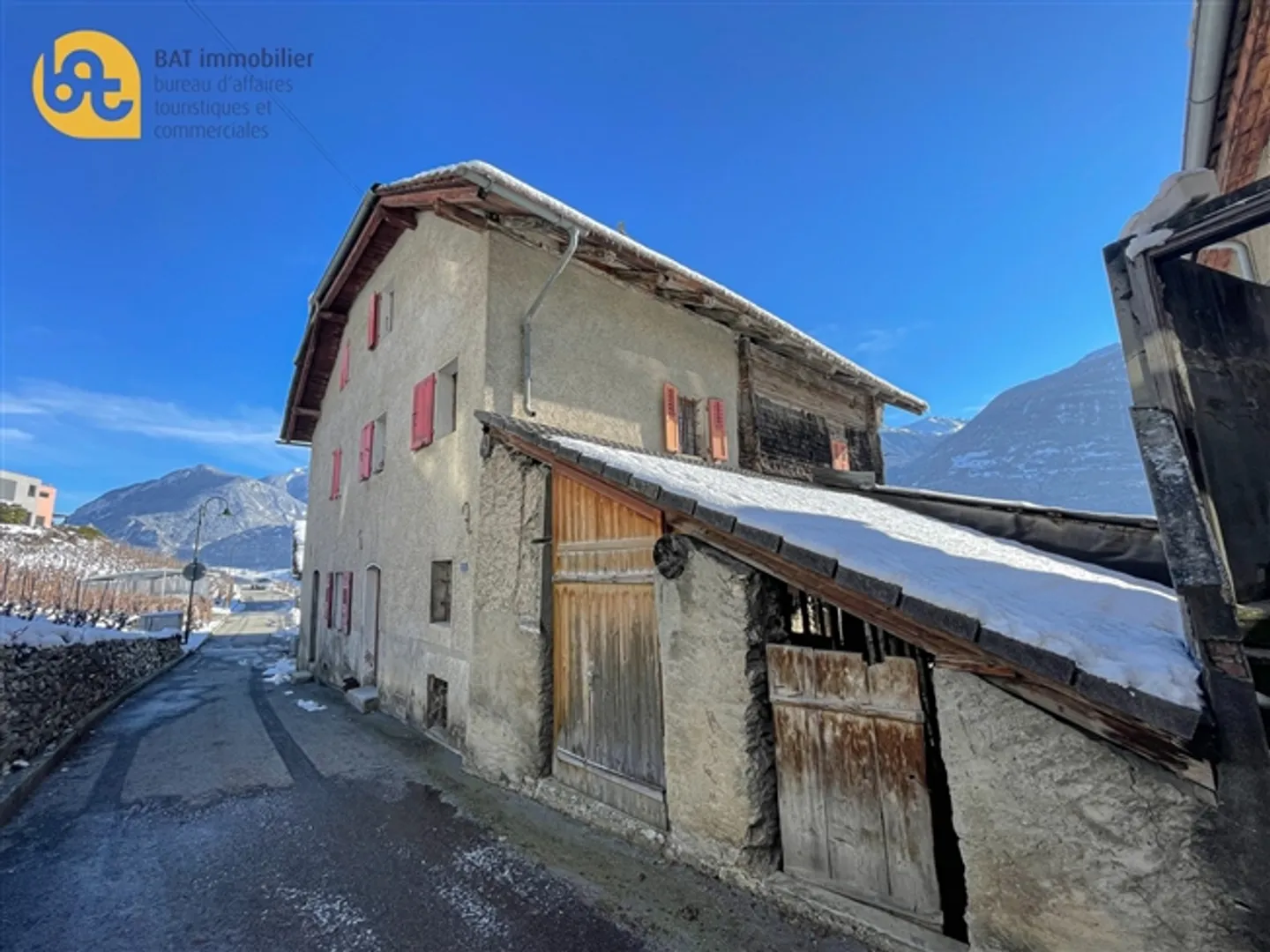 Ollon - Bâtiment historique avec des granges à rénover - Photo 3 sur 13