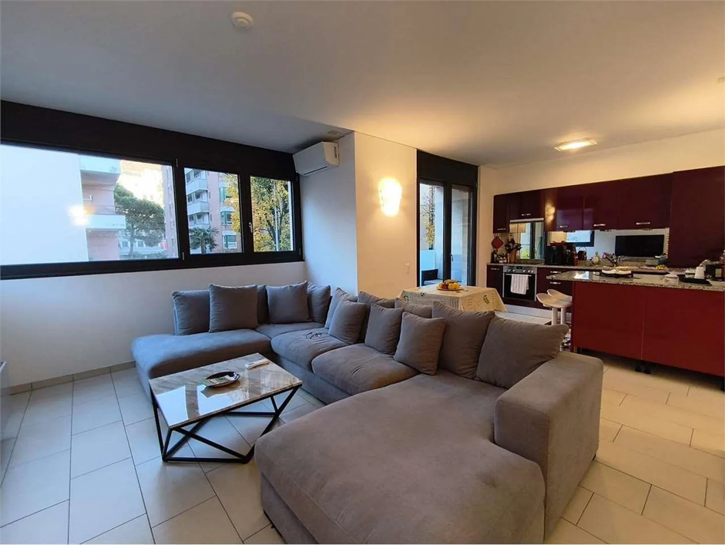 Elegantes 2.5-Zimmer-Wohnung mit Klimaanlage nahe dem Zentrum - Foto 1 von 7