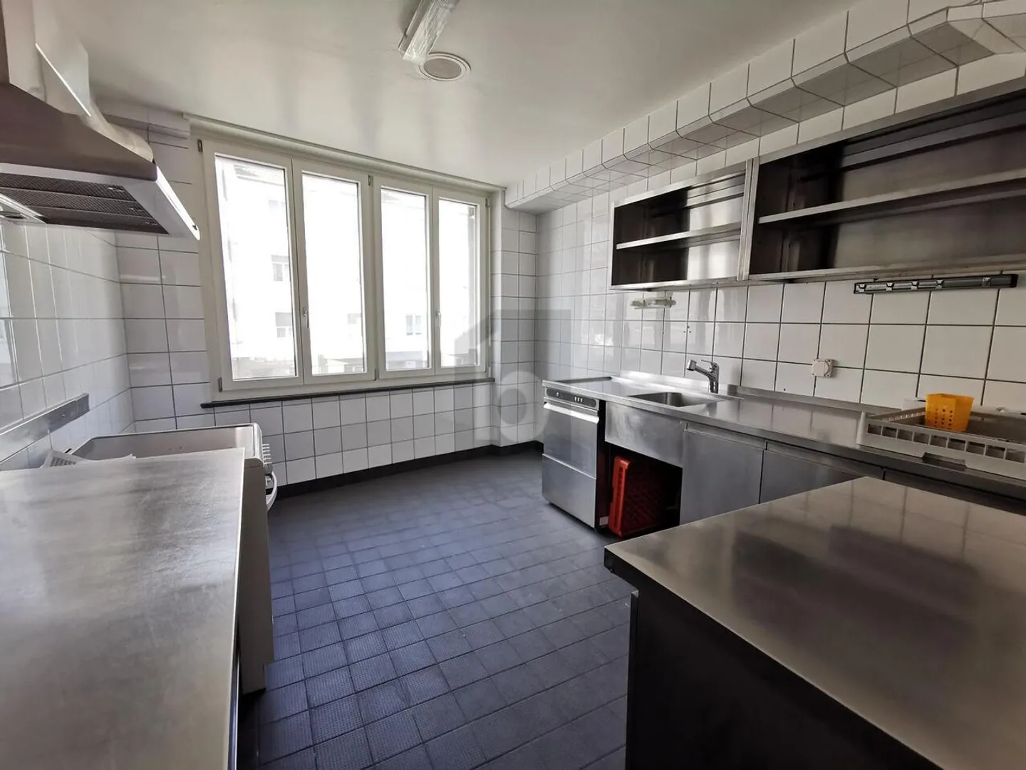 ZENTRALE LAGE, VIELE NUTZUNGSMÖGLICHKEITEN - Foto 3 von 6