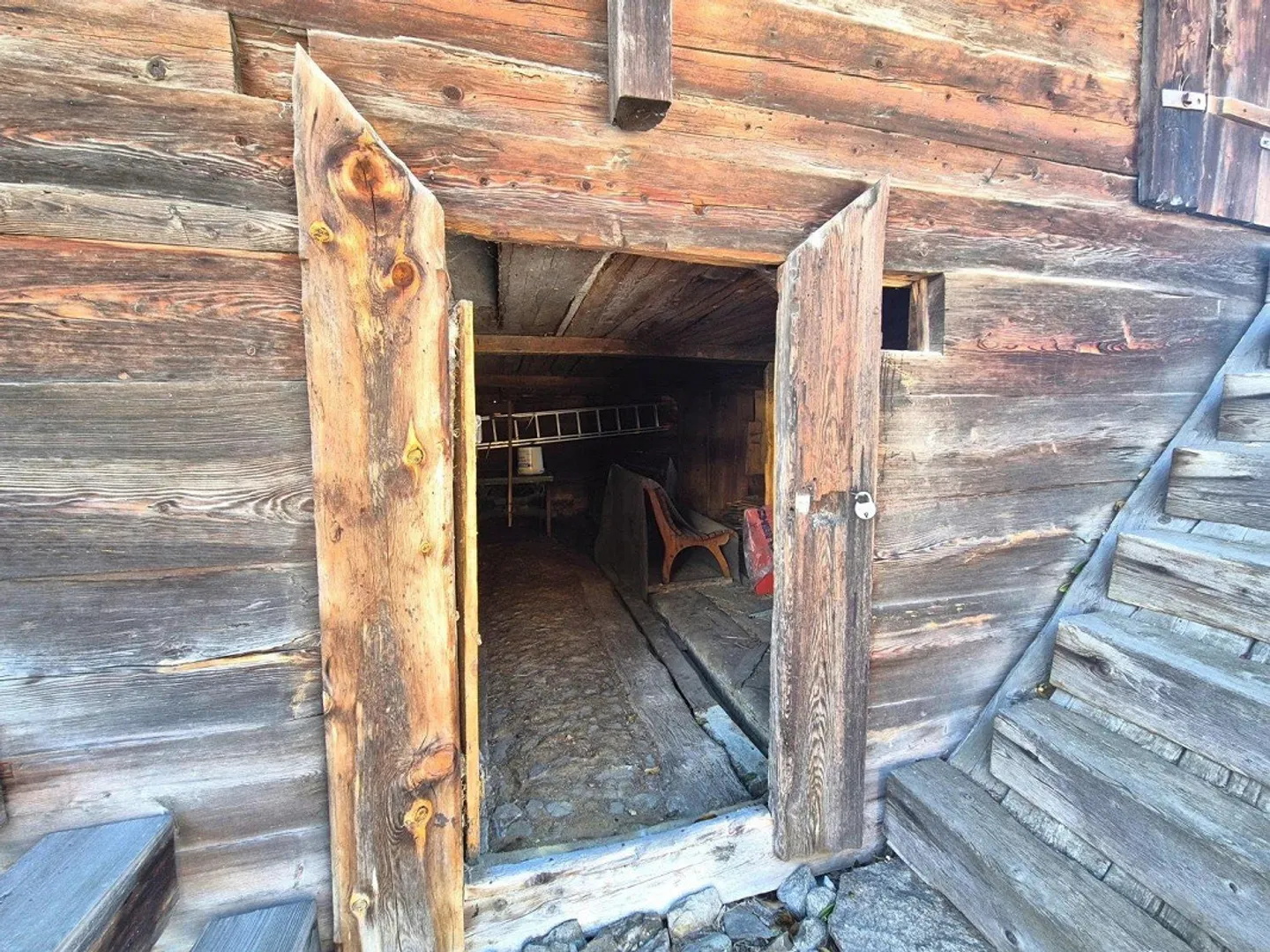 Barn in typical Valais style in the midst of Fiesch - Photo 4 of 11