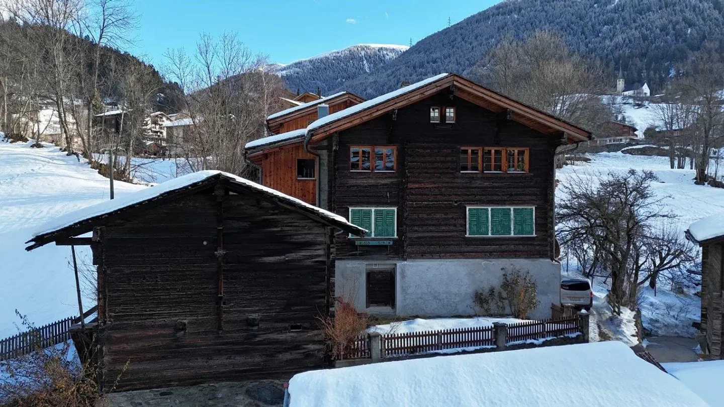 Barn in typical Valais style in the midst of Fiesch - Photo 7 of 11