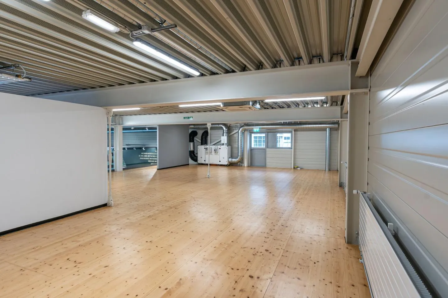 Espaces de bureaux et commerciaux attrayants et bien desservis dans le Bözingenfeld de Bienne - Photo 11 sur 13