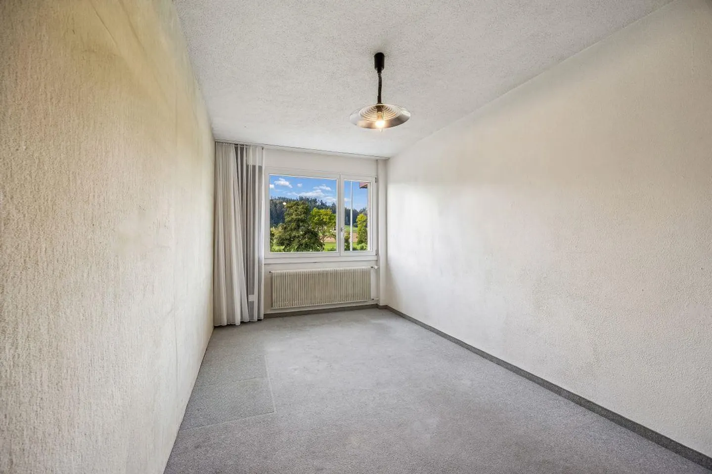 Vivere in campagna con vista: Casa residenziale flessibile con spazio commerciale e potenziale di espansione - Foto 11 di 13