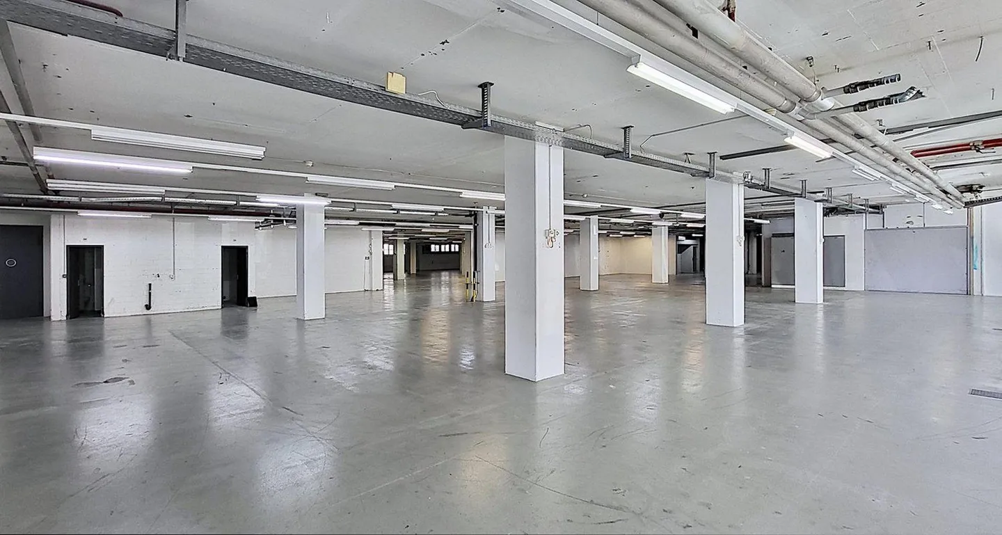 Ora anche superfici parziali da circa 600 m2 - Spazi commerciali/Produzione in... - Foto 2 di 7