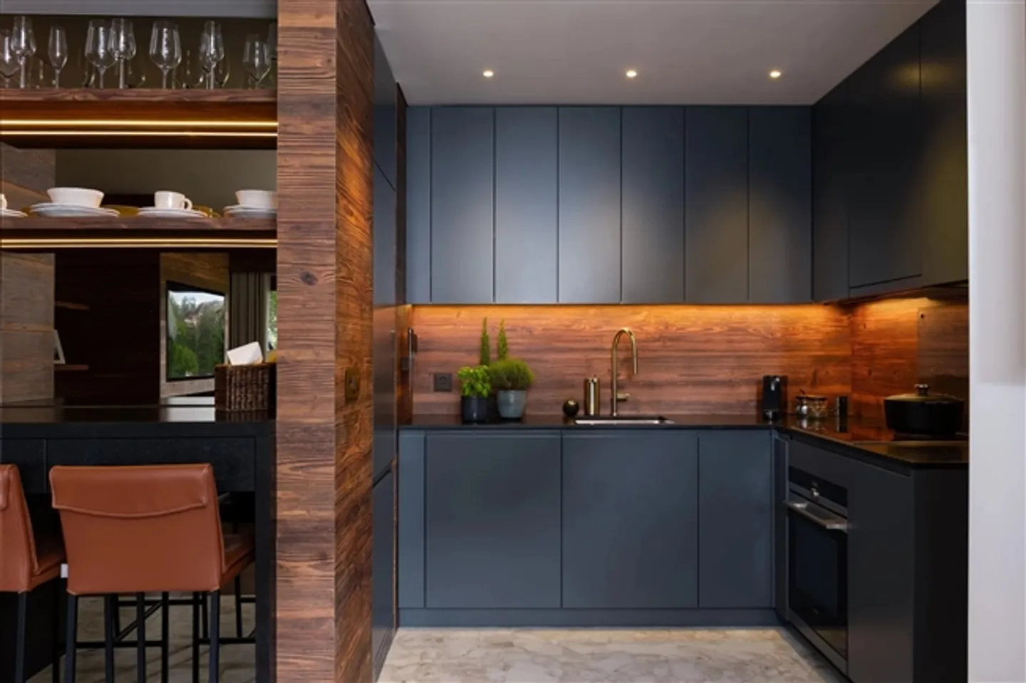 Magnifique appartement design près du centre - Photo 2 sur 14