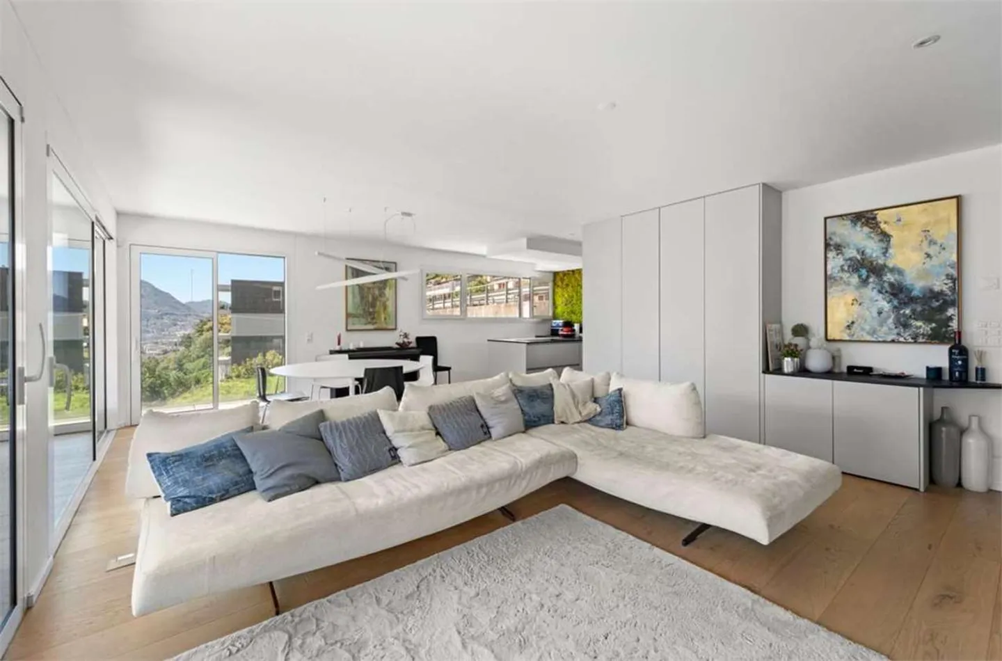 Appartamento con 3,5 stanze, arredato, con terrazza e vista lago - Foto 5 di 13