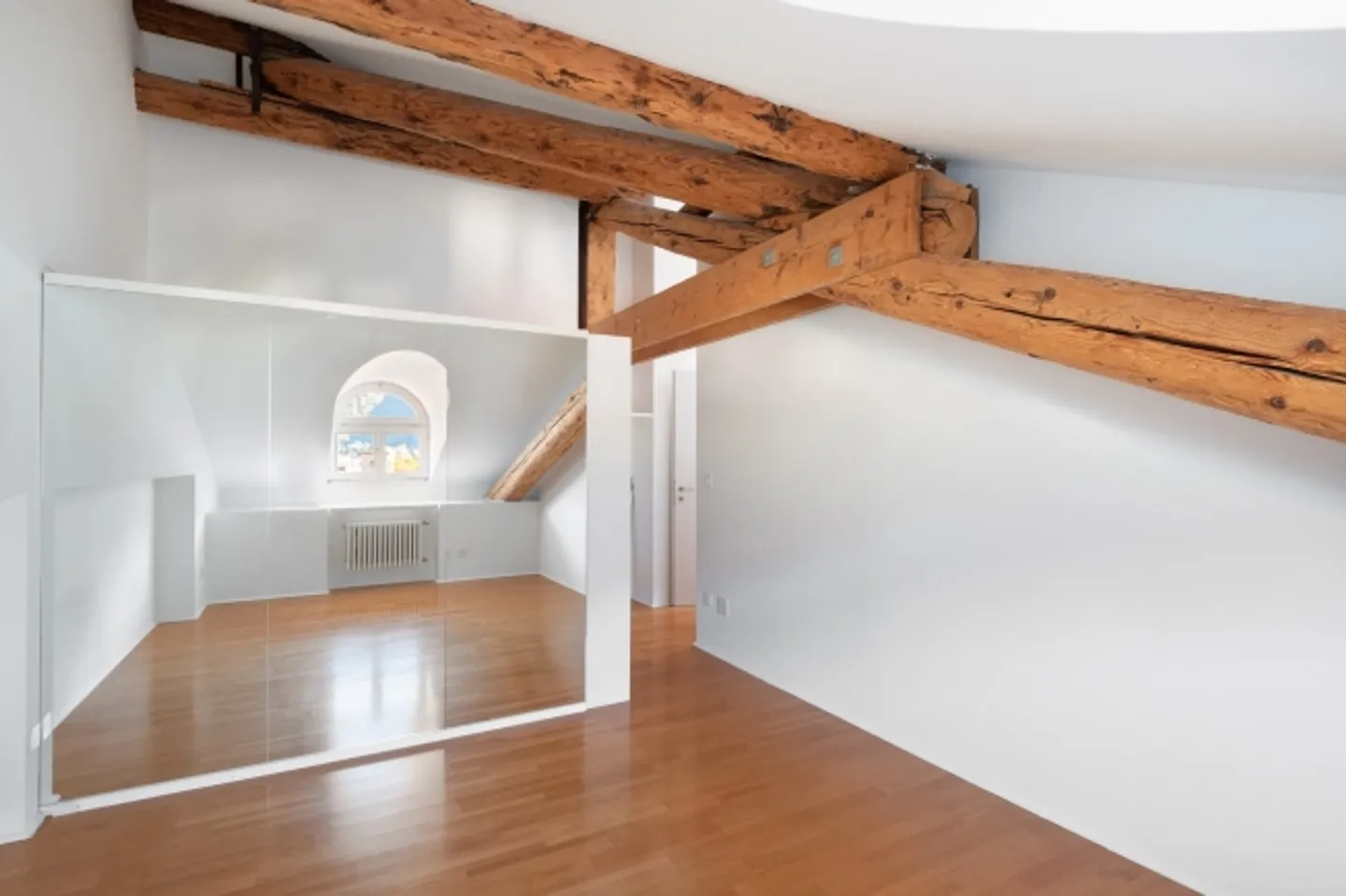 Vivre au centre dans un bâtiment historique ! - Photo 8 sur 9