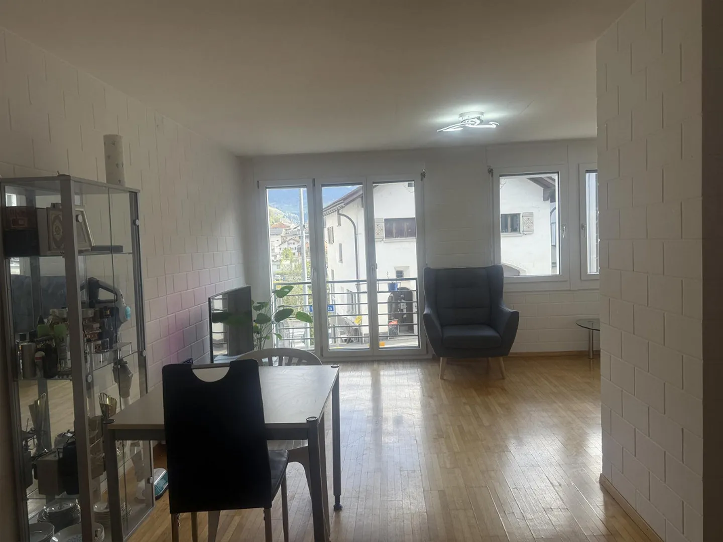 Bellissimo appartamento di 2 stanze con molta luce in affitto - Foto 7 di 7