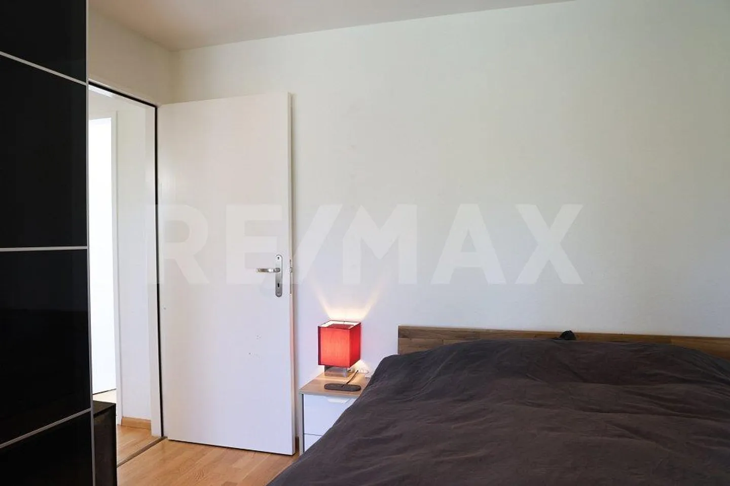 Esclusivo appartamento attico di 3,5 stanze con terrazza sul tetto a Reinach (BL) - Foto 5 di 13