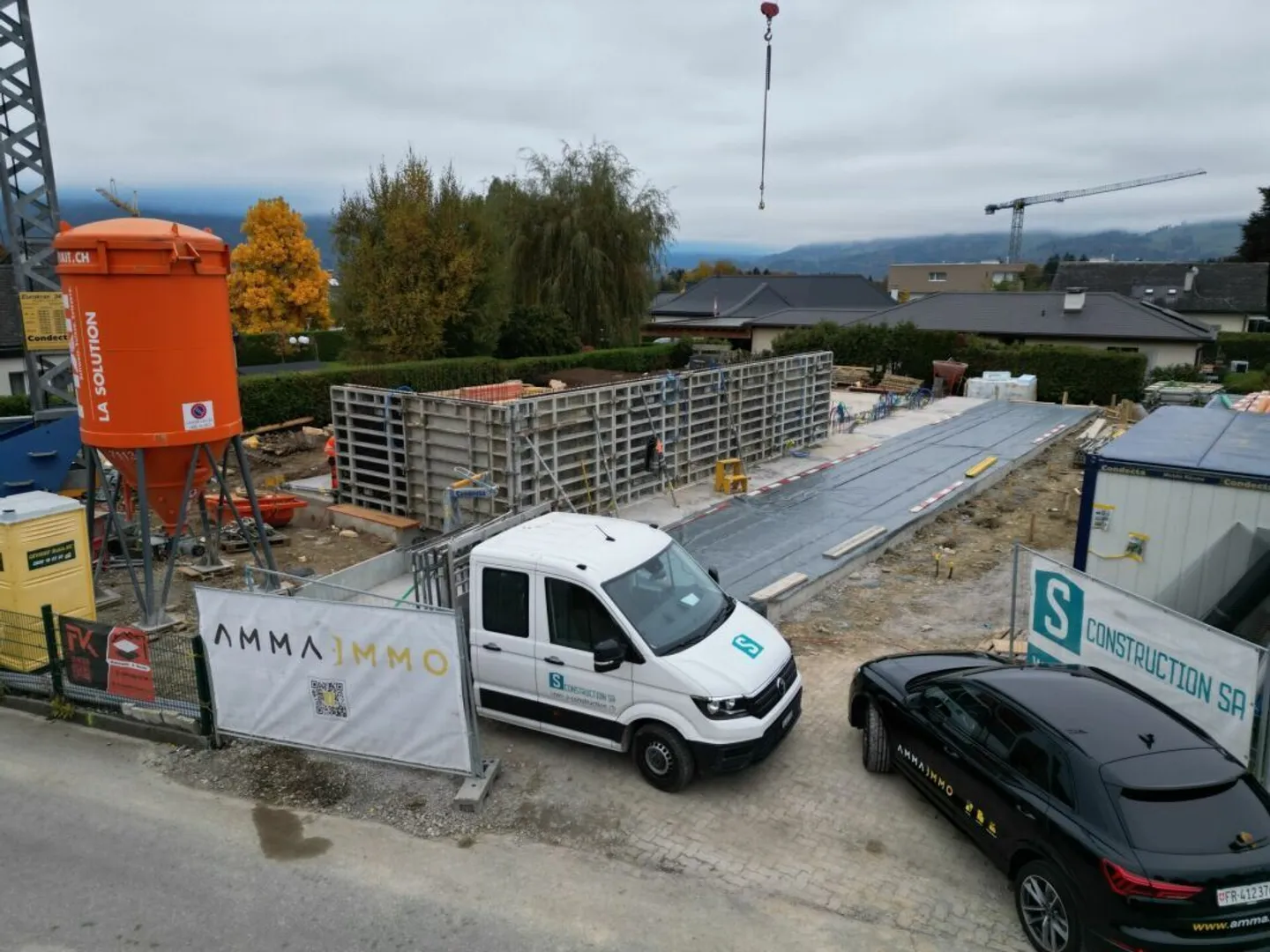 Villa adiacente di 5,5 stanze - Foto 3 di 10