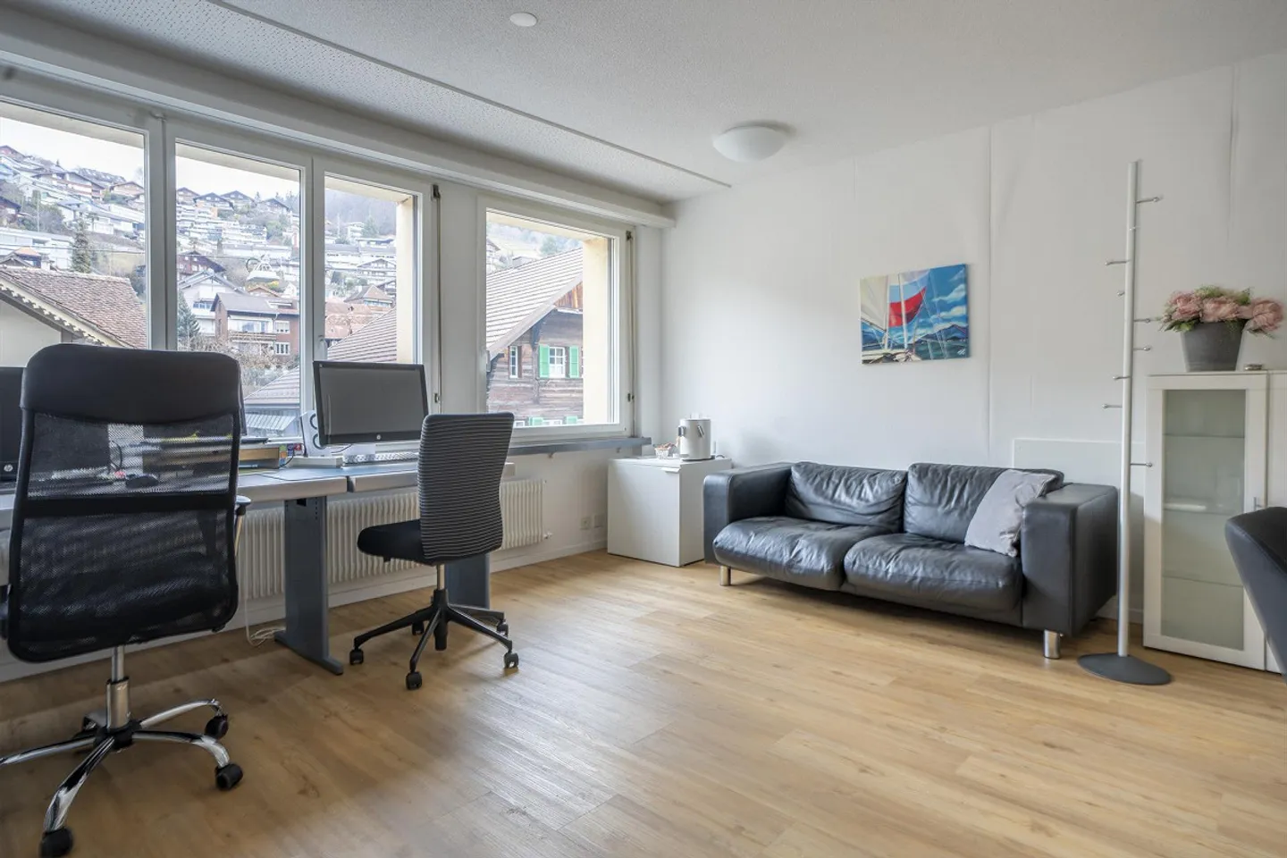 Bureau lumineux et moderne directement au bord du lac - Photo 1 sur 11