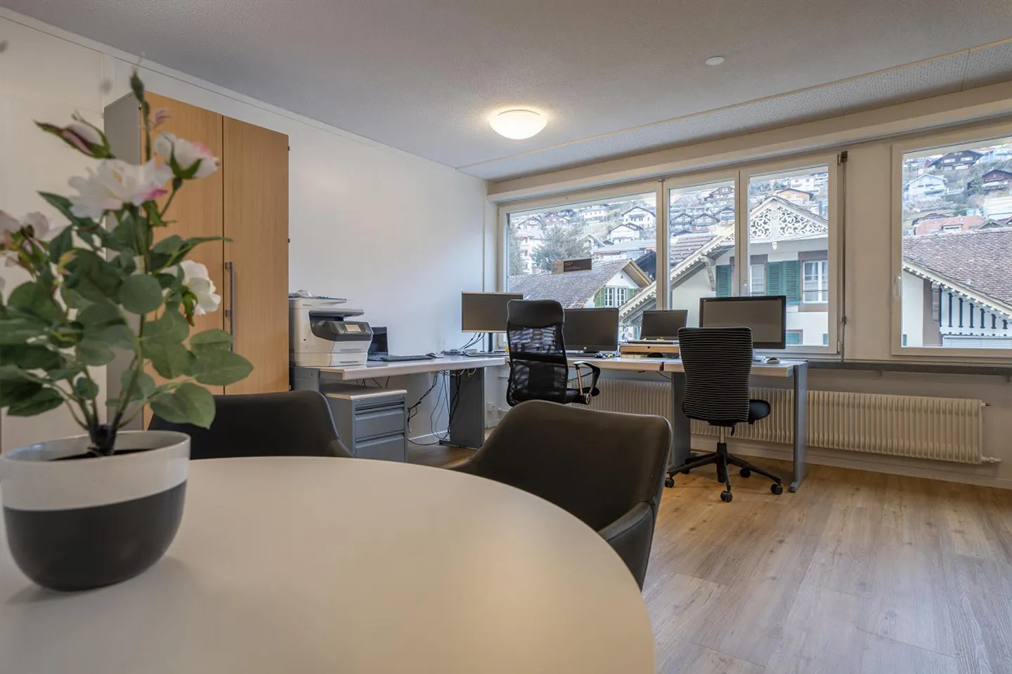 Bureau lumineux et moderne directement au bord du lac - Photo 4 sur 11