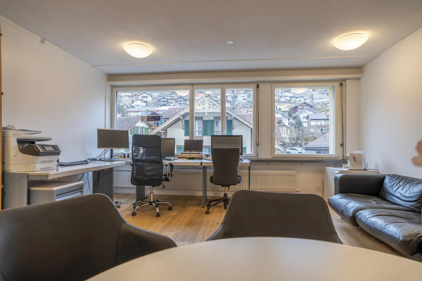 Bureau lumineux et moderne directement au bord du lac - Photo 5 sur 11