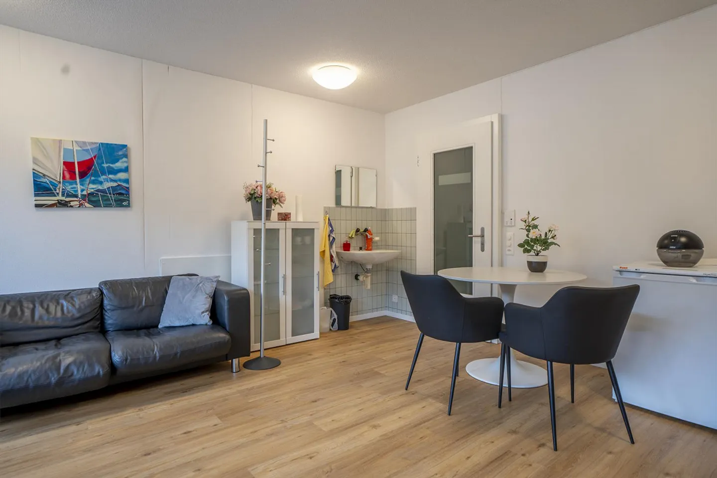 Bureau lumineux et moderne directement au bord du lac - Photo 8 sur 11