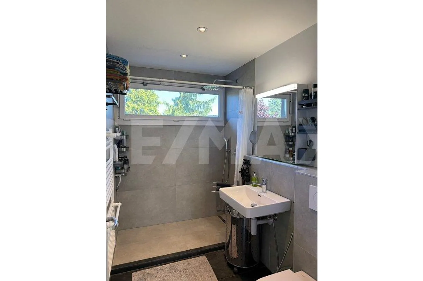 Esclusivo appartamento attico di 3,5 stanze con terrazza sul tetto a Reinach (BL) - Foto 9 di 13