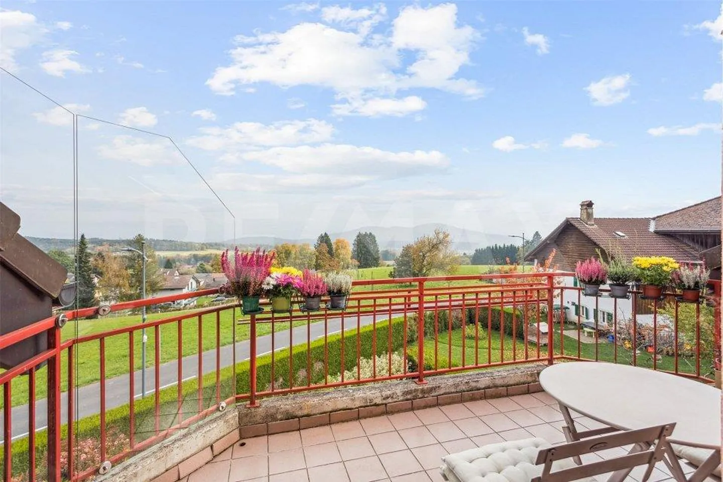 Breathtaking view & unique charm - The duplex heartthrob in Molli... - Photo 9 of 10