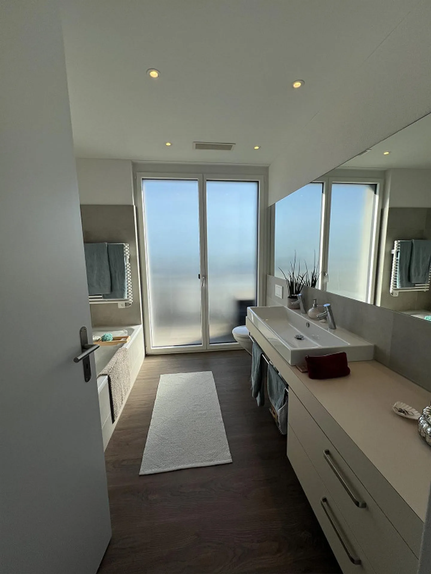 Attique - logement spacieux et moderne avec vue sur le lac - Photo 6 sur 10