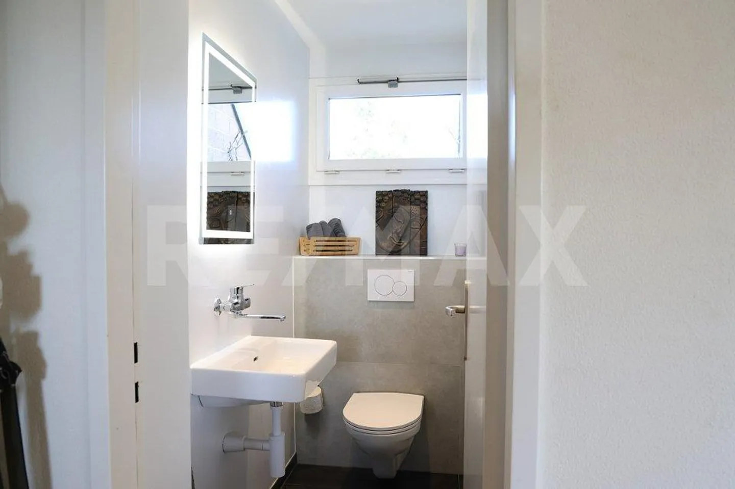 Esclusivo appartamento attico di 3,5 stanze con terrazza sul tetto a Reinach (BL) - Foto 12 di 13