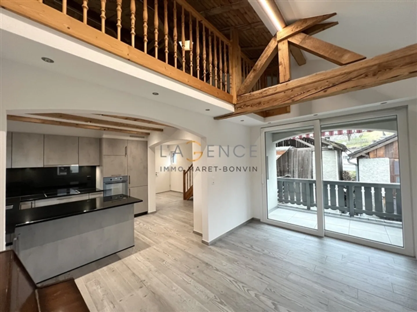 «RENOVIERTES GEBÄUDE MIT ZWEI WOHNUNGEN» - Foto 1 von 12