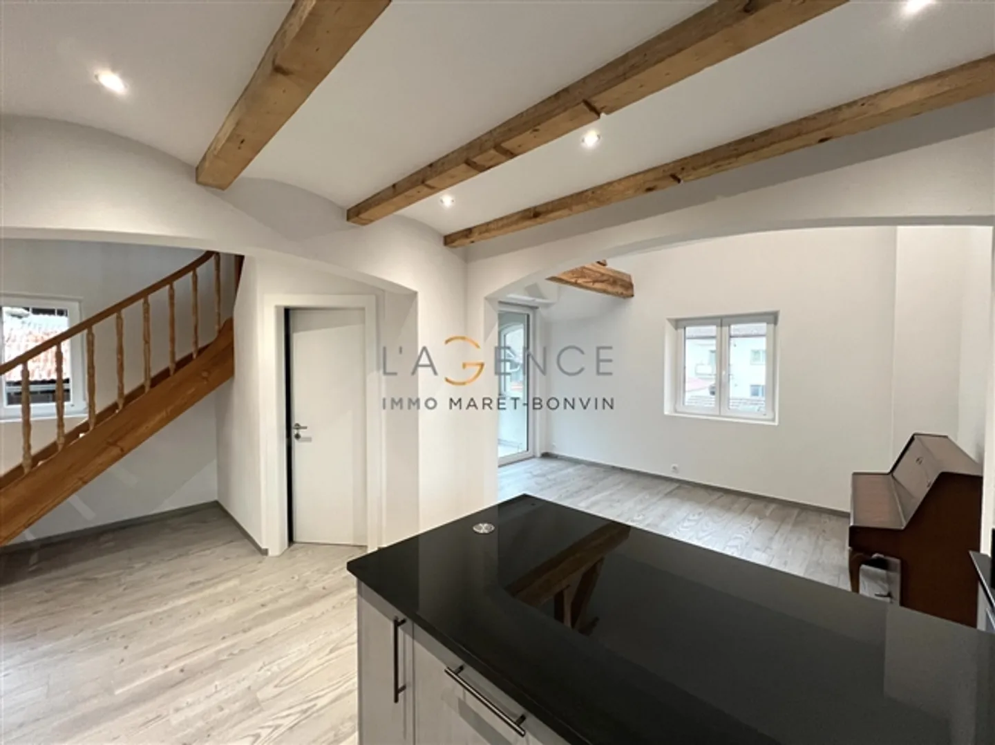 «RENOVIERTES GEBÄUDE MIT ZWEI WOHNUNGEN» - Foto 2 von 12