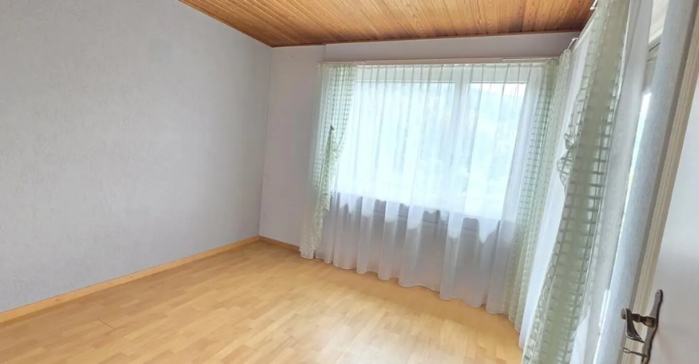 Favorit - Geräumiges 6,5-Zimmer-Familienhaus mit Garten - Foto 9 von 12